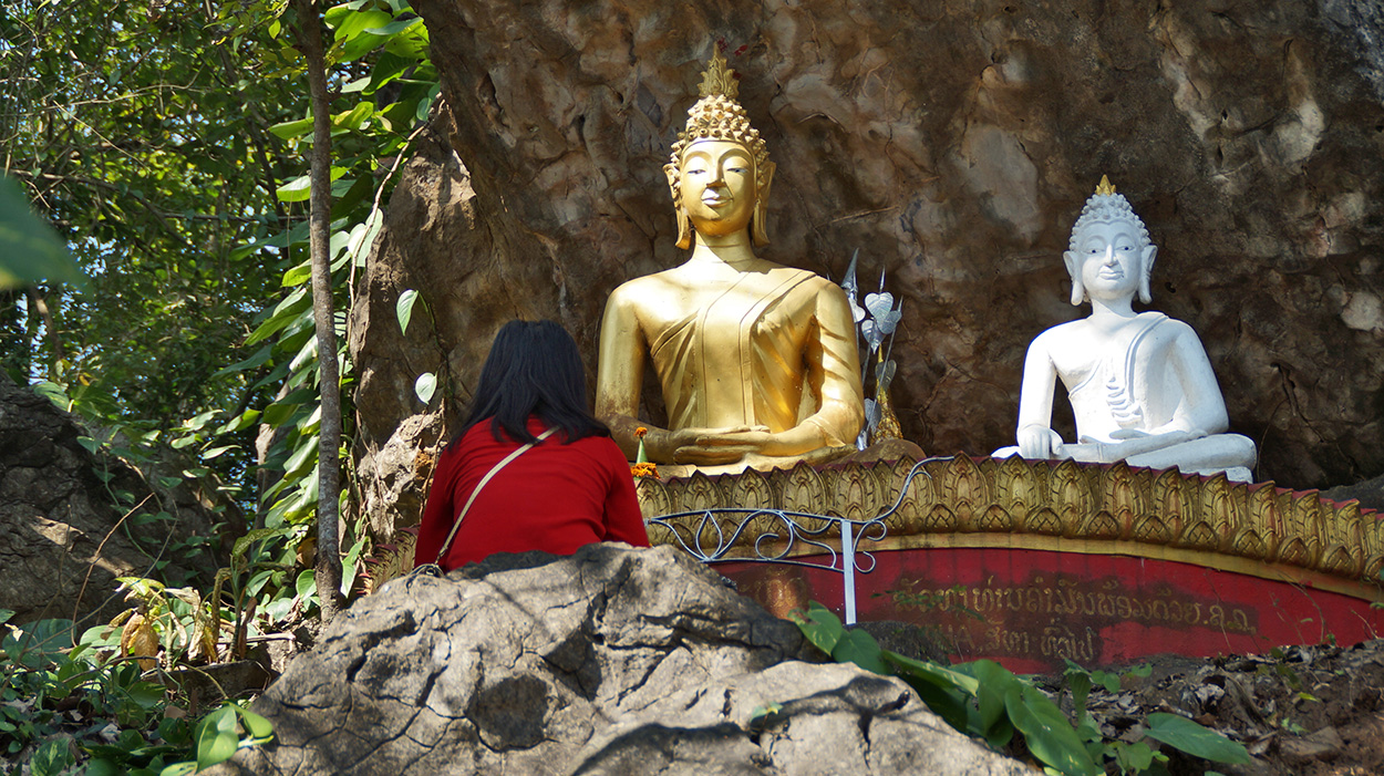 Luang Prabang Gläubige Buddhisten in Laos